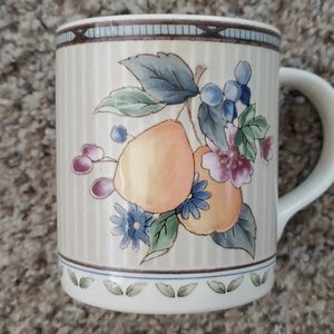 Mikasa Intaglio Garden Blossom Mug